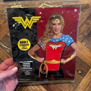 Wonder Woman Kit Adult DC Comics Halloween Costume 4 Pc Set Box